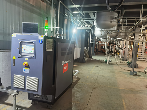 化工原料不銹鋼反應釜控溫模溫機