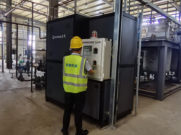 化工原材料反應釜加熱防爆油式模溫機